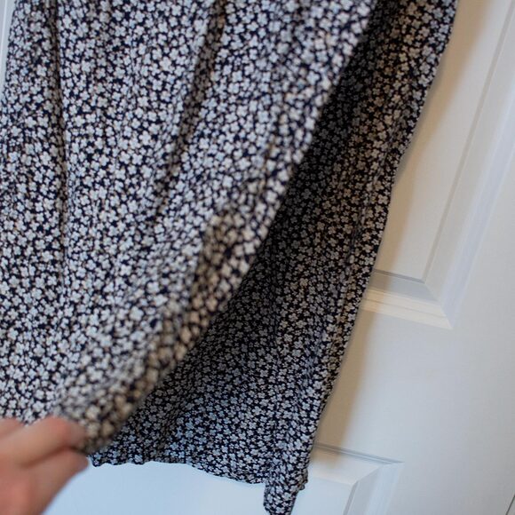 VTG L Ditsy Floral Wrap Maxi Skirt Paul Harris White Print Feminine Soft Summer - Picture 2 of 9